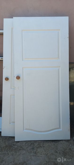 Kanatka oq eshik sotiladi.