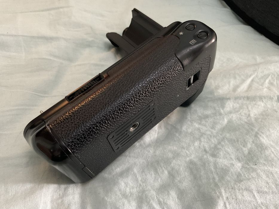 Canon drive booster PB-E2 - Canon 3