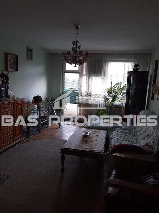 Продава се Тристаен апартамент в София, Фондови жилища - 96 кв.м за 2032 €/кв.м - Снимка #2