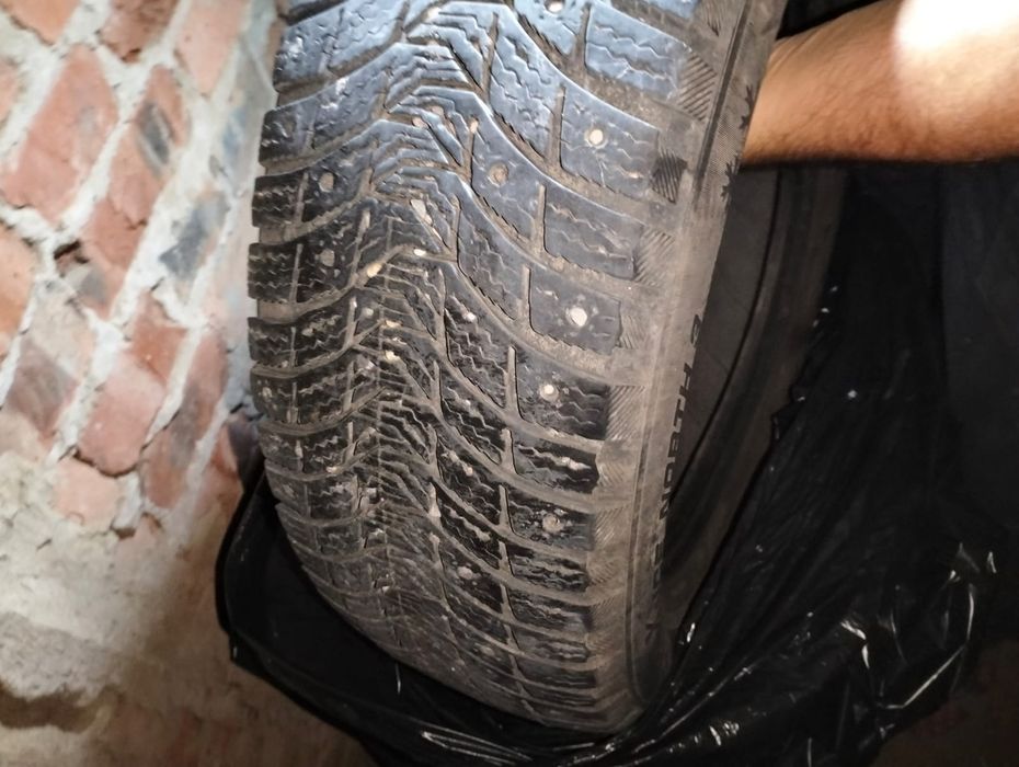 Продам зимние шины