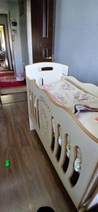 Детская колыбельная кровать  состояние как новое