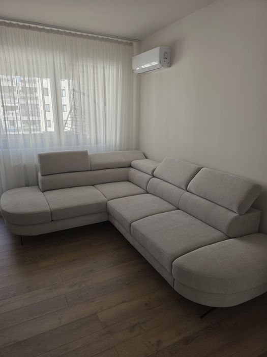 Vând coltar extensibil cu lada de depozitare, BEJ