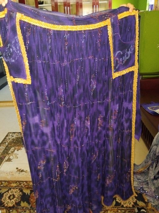 Vând fusta țigănească nouă