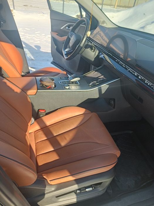 Продам Omoda С5 в отличном состоянии