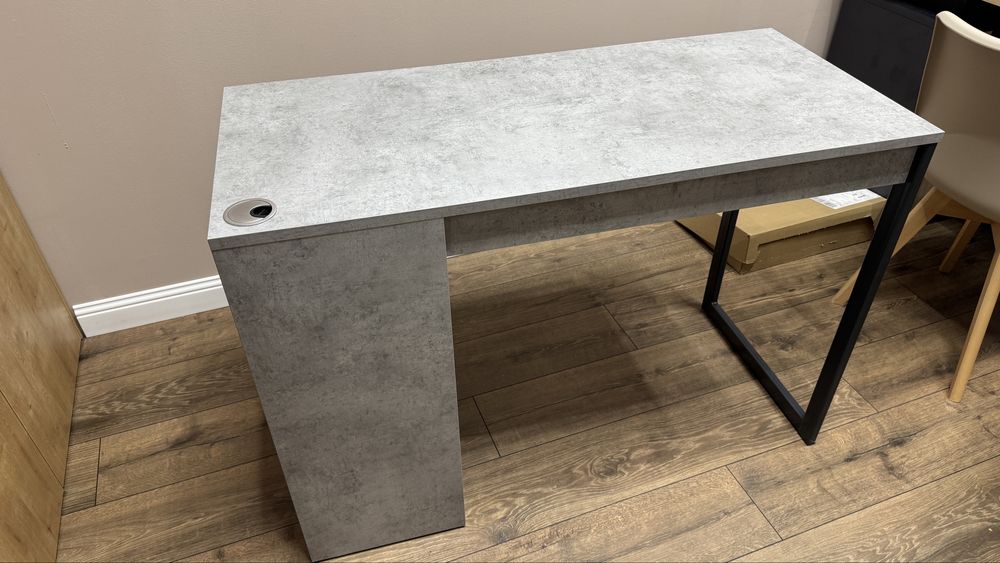 Ново дизайнерско бюро за маникюр по поръчка с 4 чекмеджета