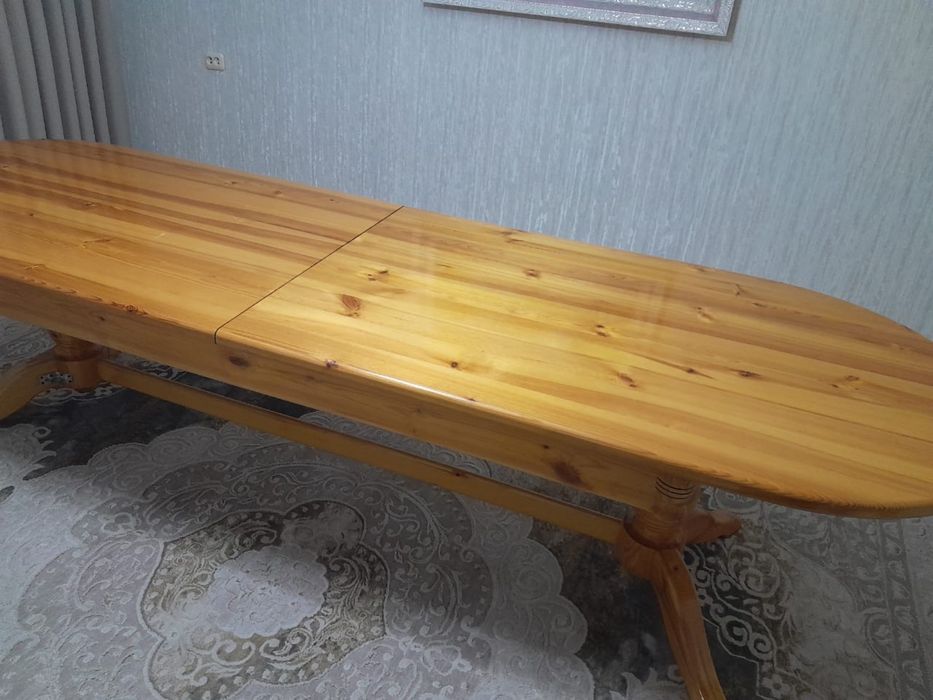 Стол для гостиной