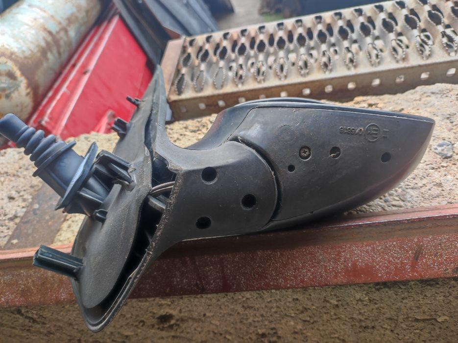 Дясно(ръчно) огледало за Пежо-206