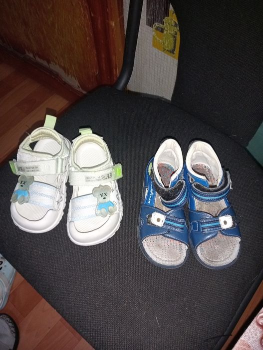 Продам детскую обувь