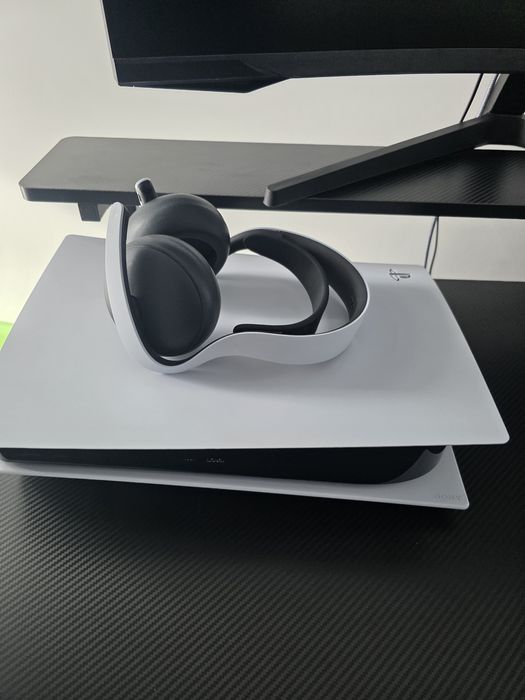 Vând consola Playstation 5