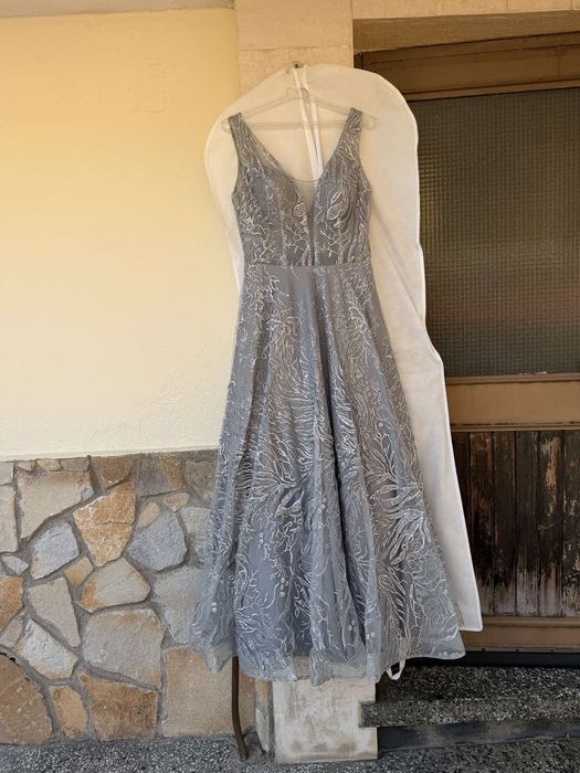 Продавам бална рокля