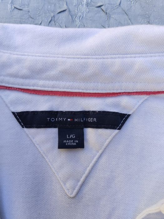 Vând tricou damă Tommy Hilfiger!