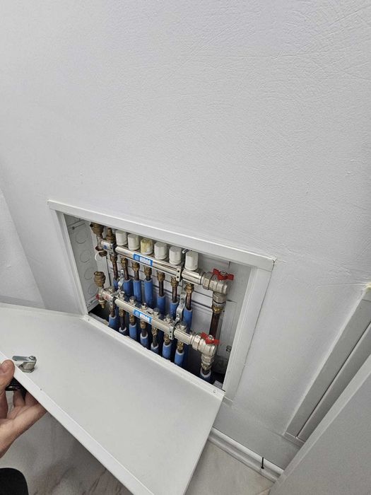 De vânzare Apartament 4 camere Roman Piata Centrală 80 m²