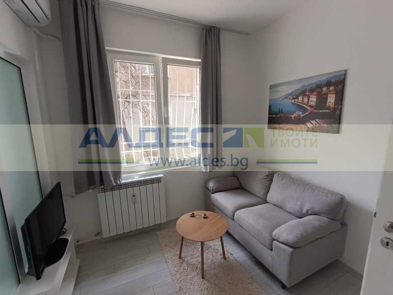 Дава се под наем Двустаен апартамент в София, Център - 42 кв.м за 650 € - Снимка #1