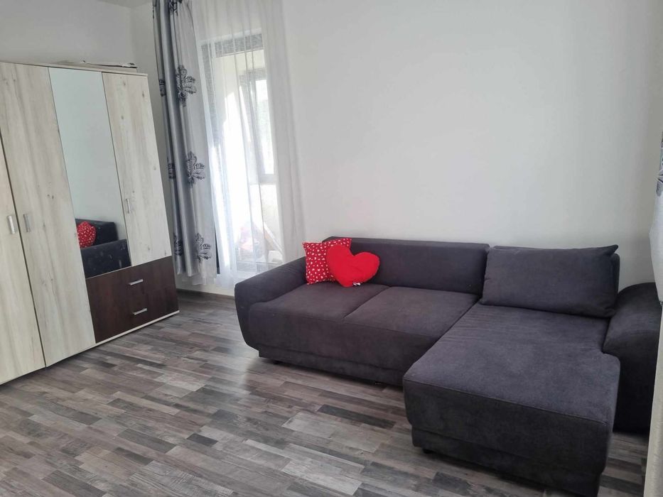 Inchiriez apartament cu 3 camere si doua bai, decomandat in Militari Residence