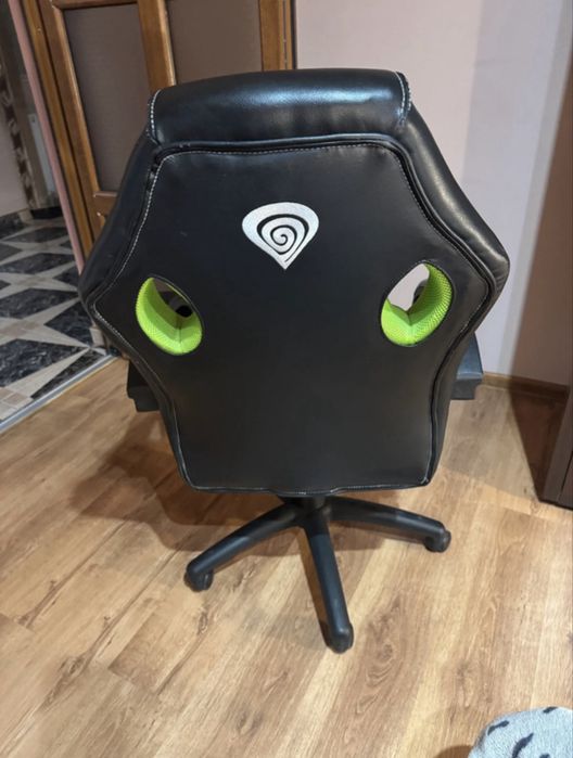 Vand scaun de gaming