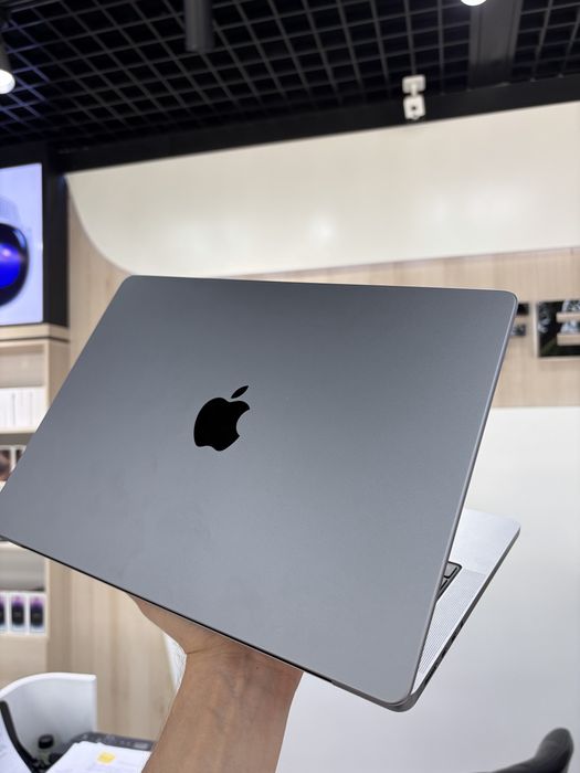 MacBook Pro M2 Pro