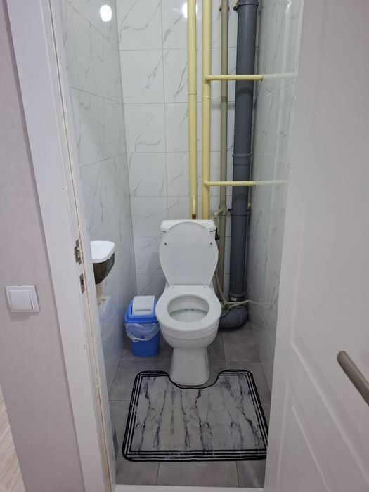 Продам 1,5ку за Драм.театром