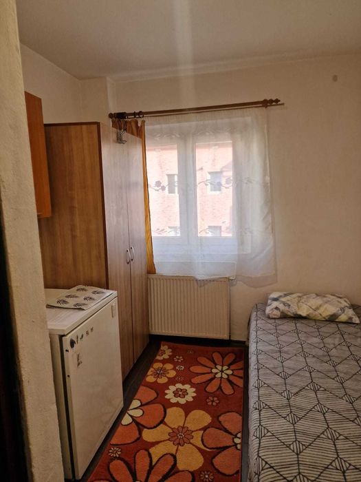 Proprietar, inchiriez garsoniera