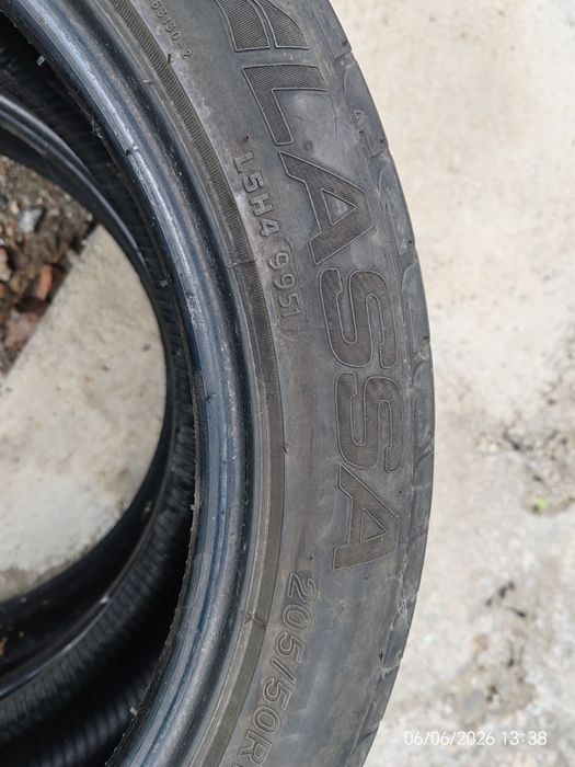 Vând doua anvelope 205/50/17