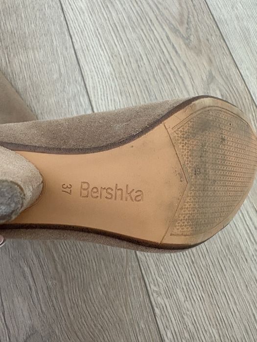 Велурени ботуши Bershka