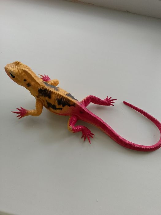 Игрушки разные..