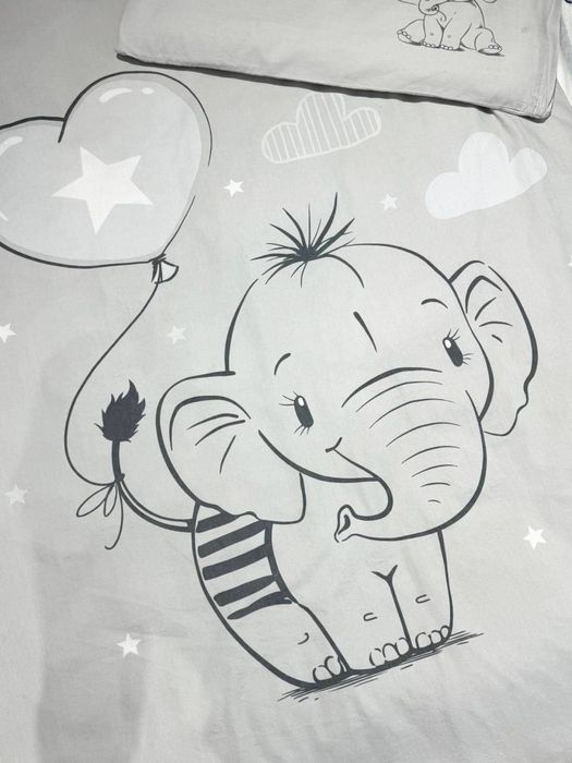 Теплое одеялко и подушка - пододеяльник и наволочка.