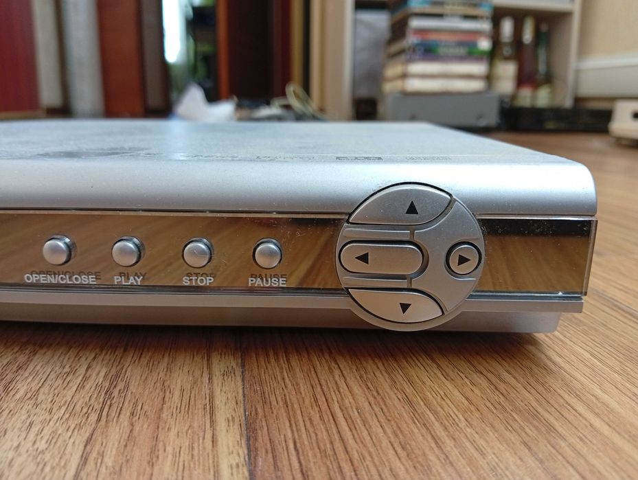 DVD проигрыватель BORK + 15 дисков | Рабочий