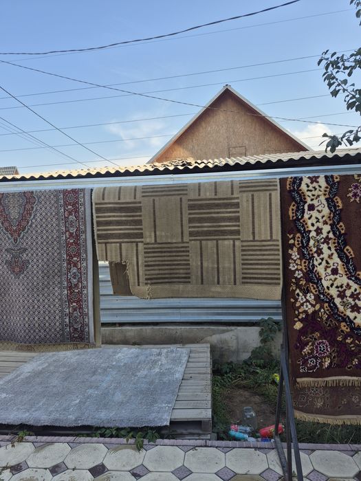 Продам б/у ковры по 5 и 15 тыс
