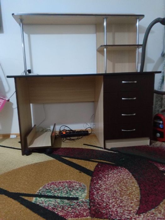 Компьютерный стол