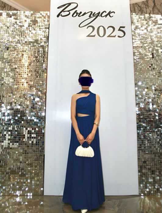Тёмно-синее вечернее платье