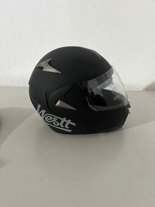 Cască moto modulară WESTT ECE 22.06, cu ochelari de soare integrați și vizieră