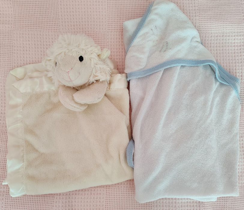 Бебешки спални комплекти, кърпи, завивки, лигавници  Обща цена 50 лв