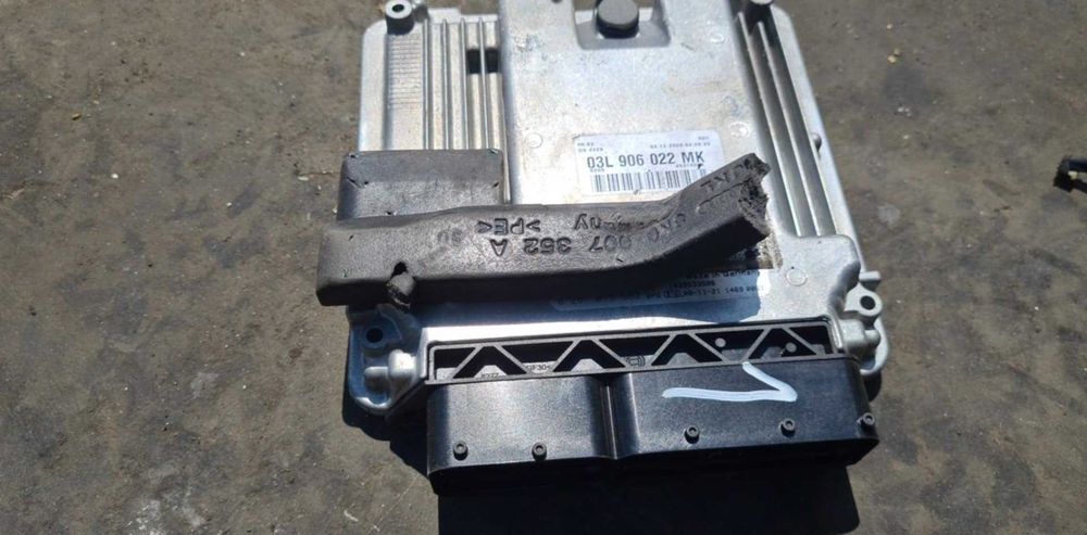 Calculator motor ECU Audi A4 B8 2.0 TDI 03L906022mk / 0281015583