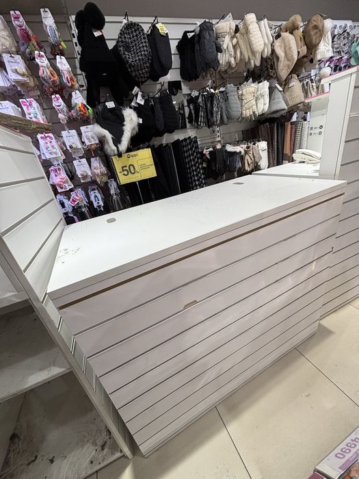 Продам срочно офисную мебель