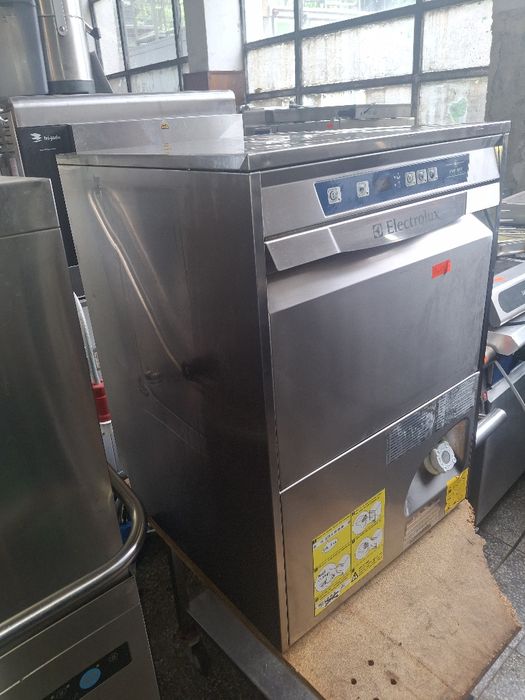 Съдомиялна машина професионална ELECTROLUX