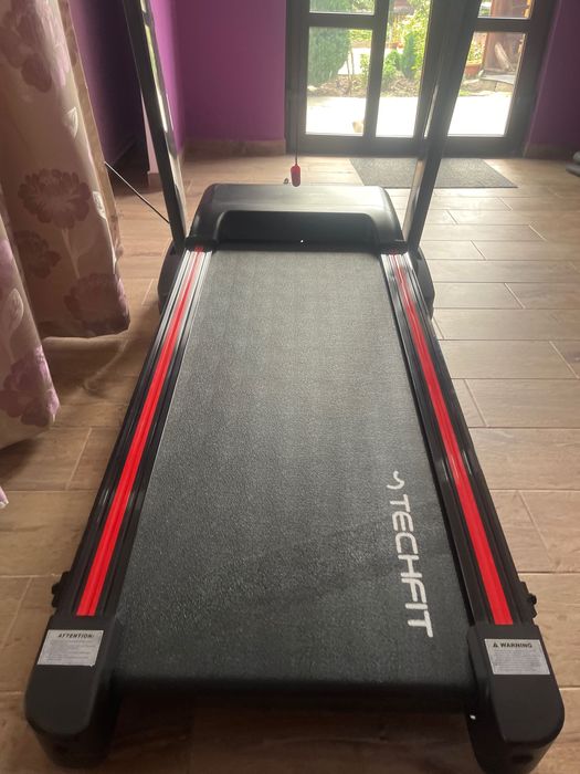 Bandă de alergat electrică model (TECHFIT MT200)