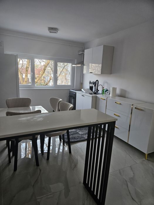 Ap de inchiriat,2 camere ,bucatarie extinsa