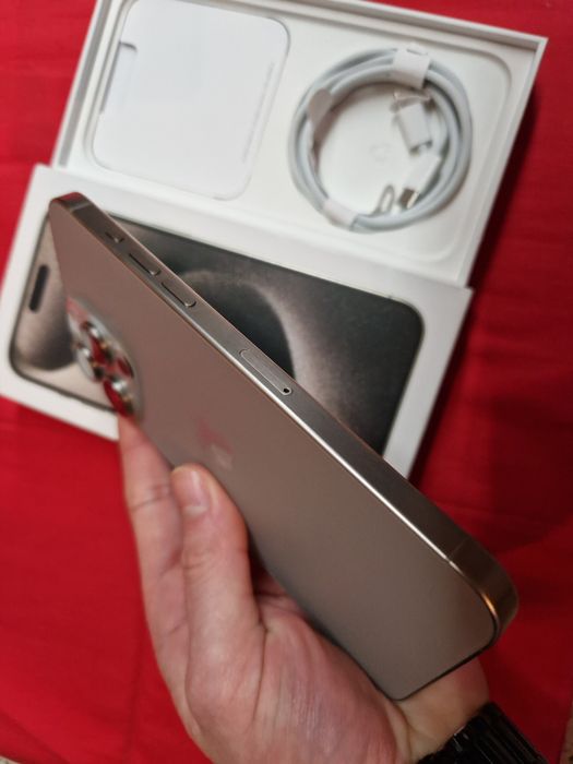 -Iphone 15Pro Max, ca Nou, 256Gb, 8Ram, ireprosabil, Bat:88%-499 ciclu