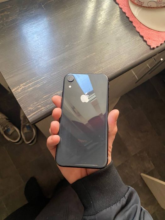 XR айфон 256 в идеале