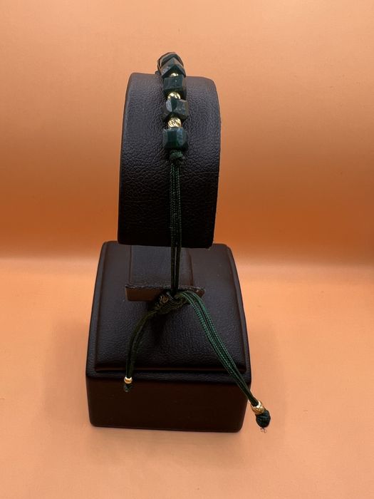 Продам золотые браслеты.