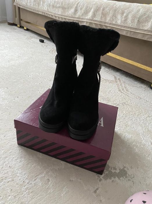 Сапоги замшевые новые