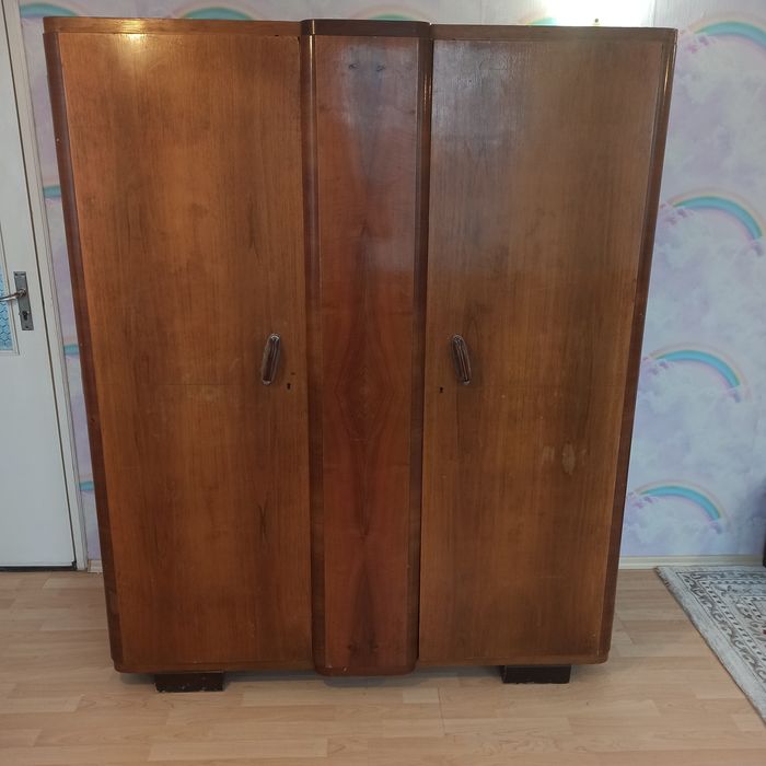 Гардероб орех масивен орехов гардероб