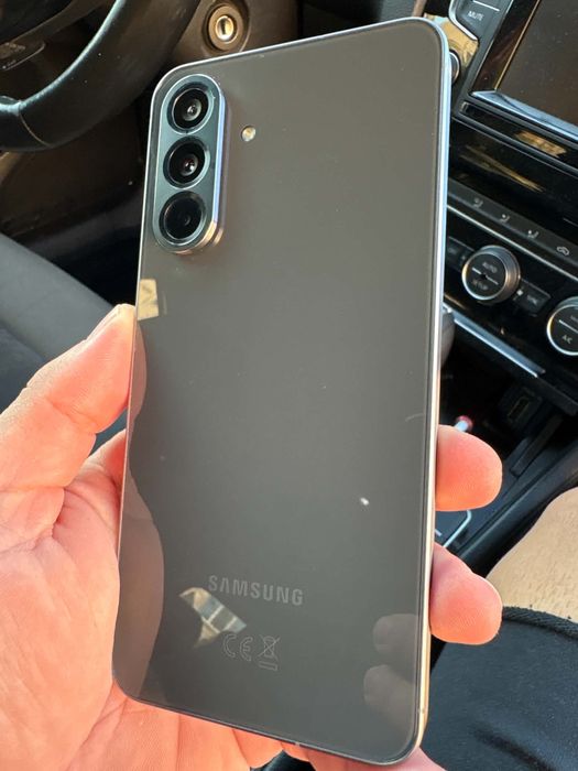 Samaung Galaxy A56 5g 128gb за части
