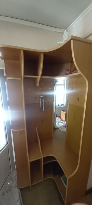 Шкаф в прихожую продаётся