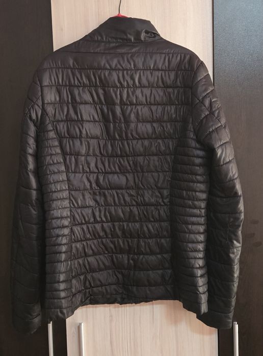 Яке черно бродирани цветя