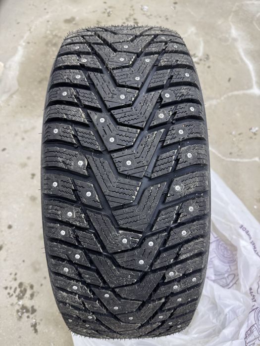 Продам новые  шипованные шины