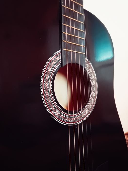 Chitara acustica neagra cu Husa, Clip on Tuner, Corzi de schimb