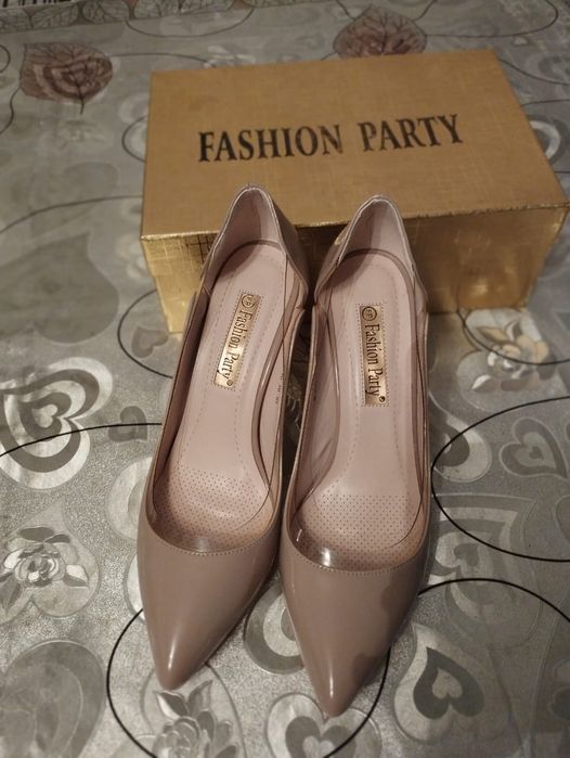 Босоножки, туфли новые