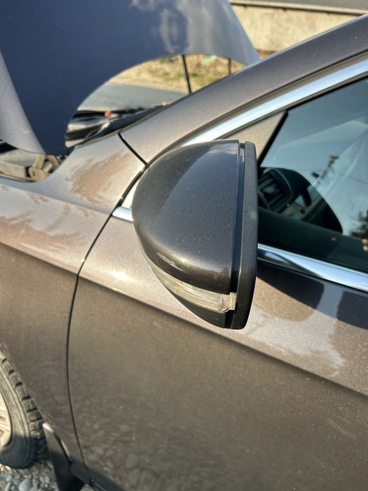 Oglindă dreapta electrică cu lumină ambientală Volkswagen Passat B7
