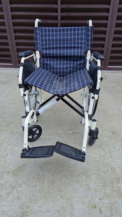 Scaun cu rotile roti